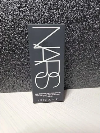 Тональная основа NARS Light Reflecting Foundation