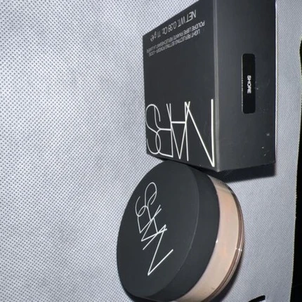 Пуховка NARS Light Reflecting Loose Setting Powder Shore Authentic