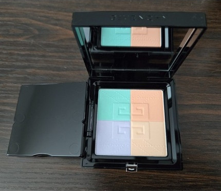 Пудра для лица Givenchy Prisme Visage Color Corrector