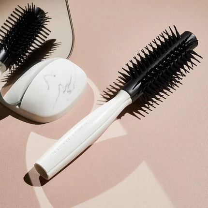 Круглая щетка Tangle Teezer The Blow Drying Round Tool для коротких и средних волос, придает объем