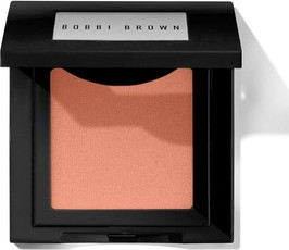 Пудра Bobbi Brown, создающая естественный вид