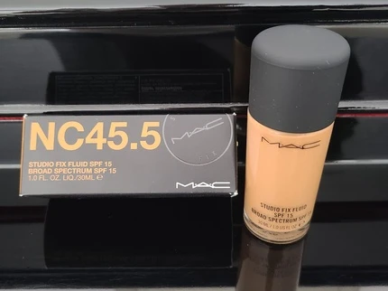 Тональная основа MAC Studio Fix Fluid SPF15