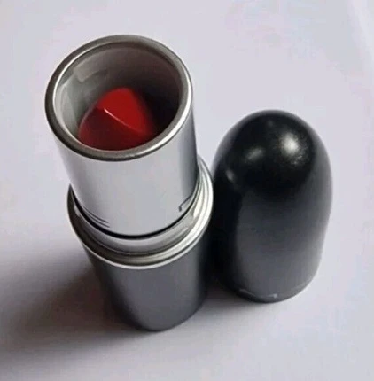 Губная помада L'Oreal Professional Russian Red