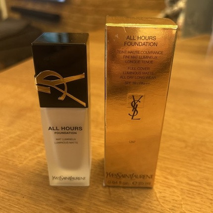 Yves Saint Laurent All Hours Luminous Matte Foundation SPF 39