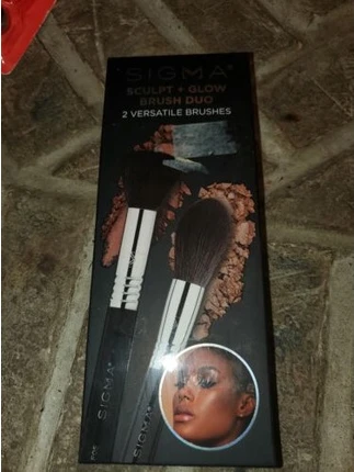 Sigma Beauty Sculpt + Glow Makeup Brush Duo