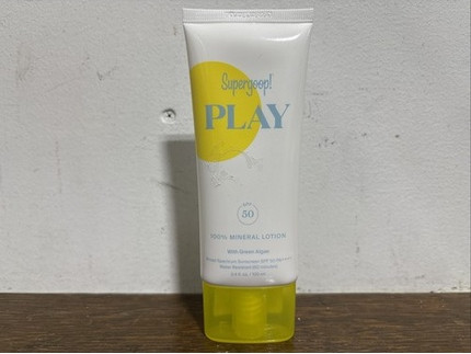 100% Минеральный солнцезащитный лосьон SPF 50 Supergoop!