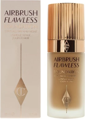 Тональная основа Charlotte Tilbury Airbrush Flawless держится весь день