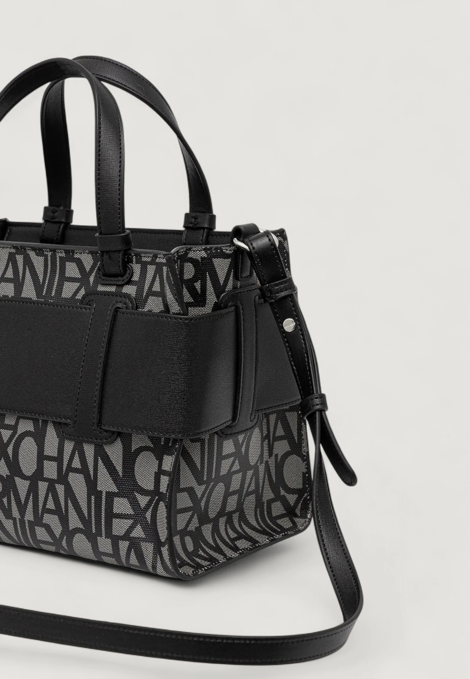 Сумки Armani Exchange