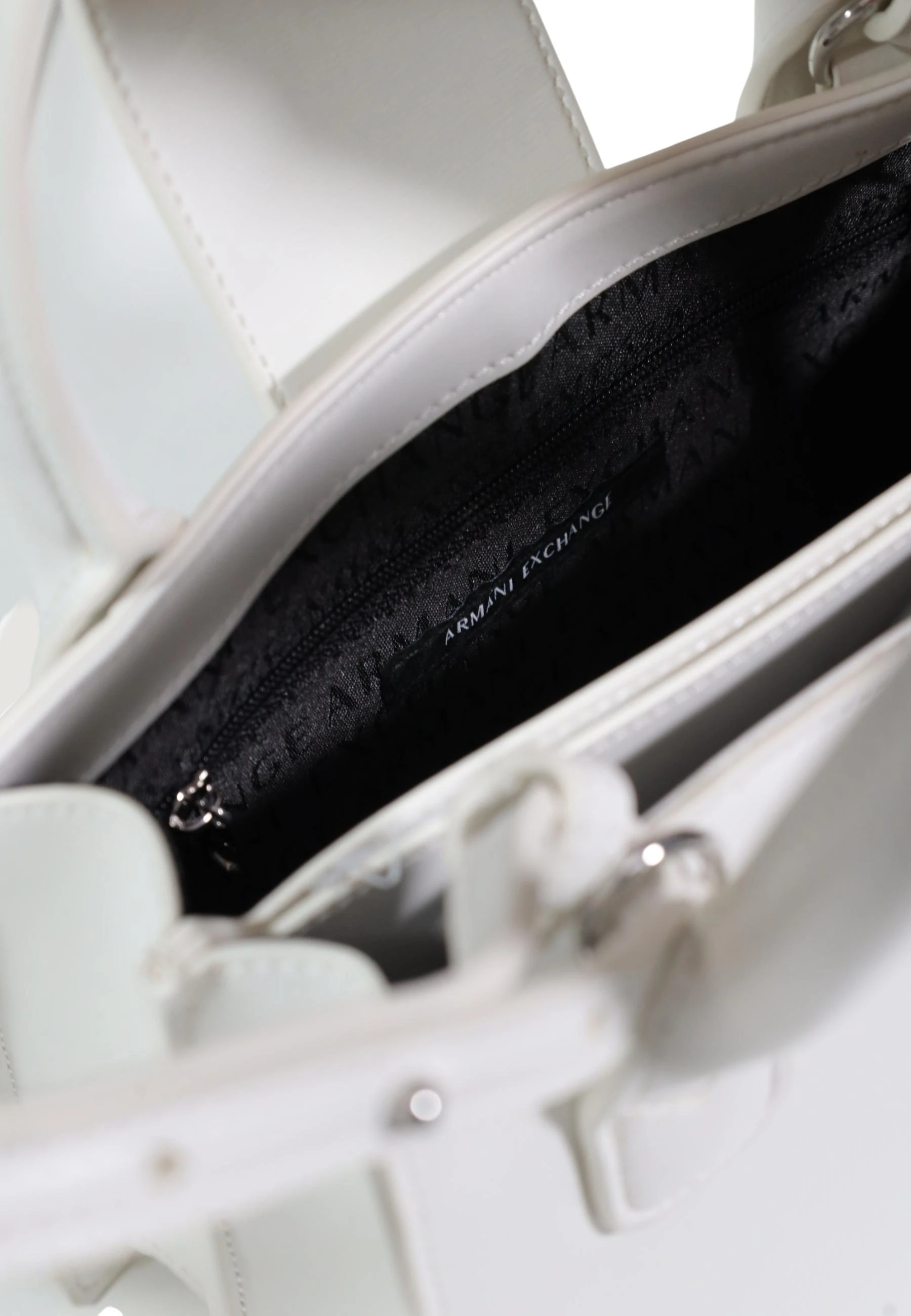 Сумки Armani Exchange