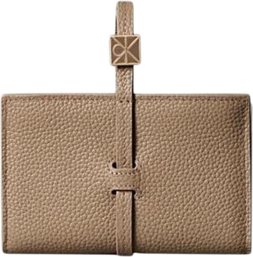 Кошельки Calvin Klein