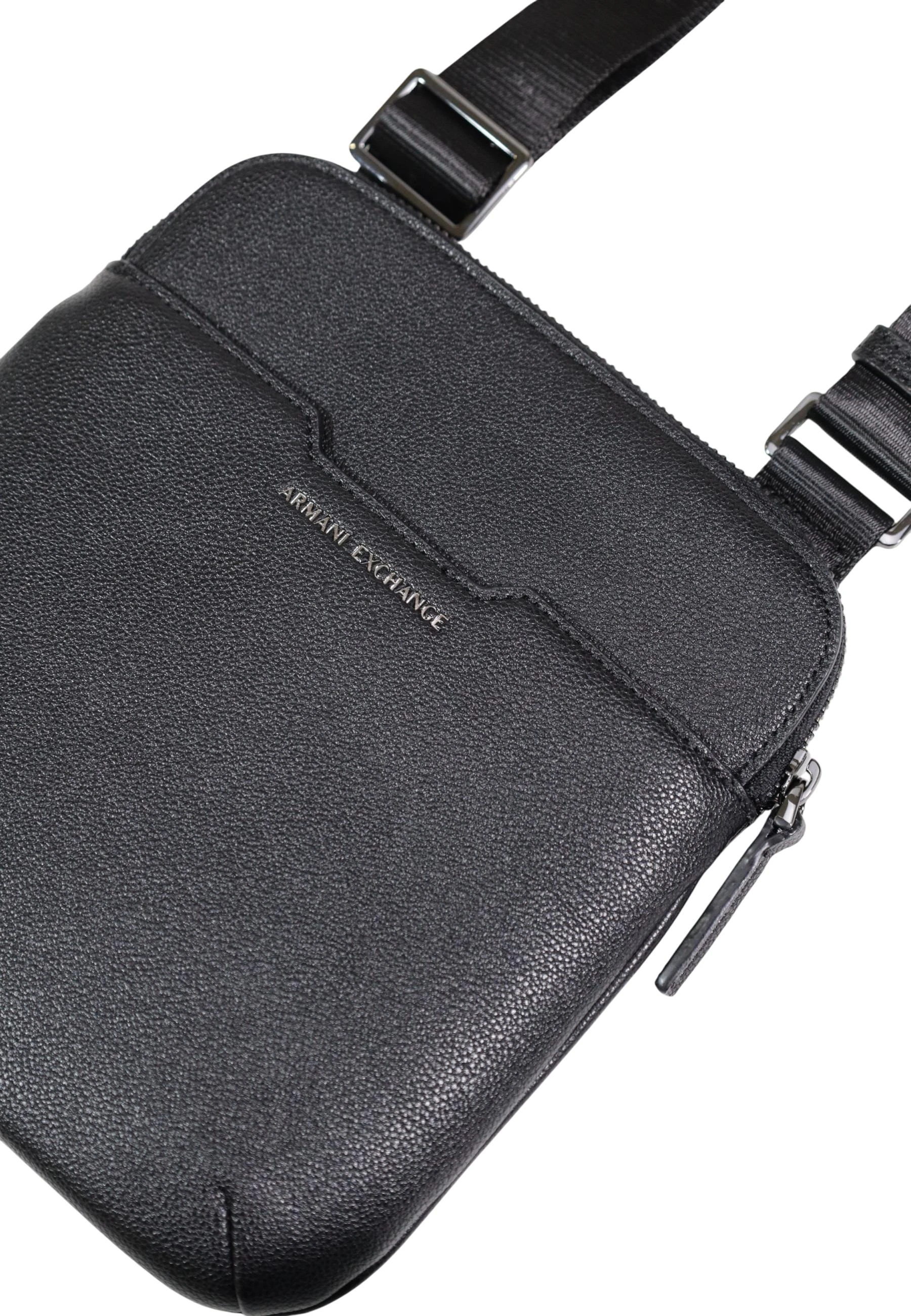 Сумки Armani Exchange