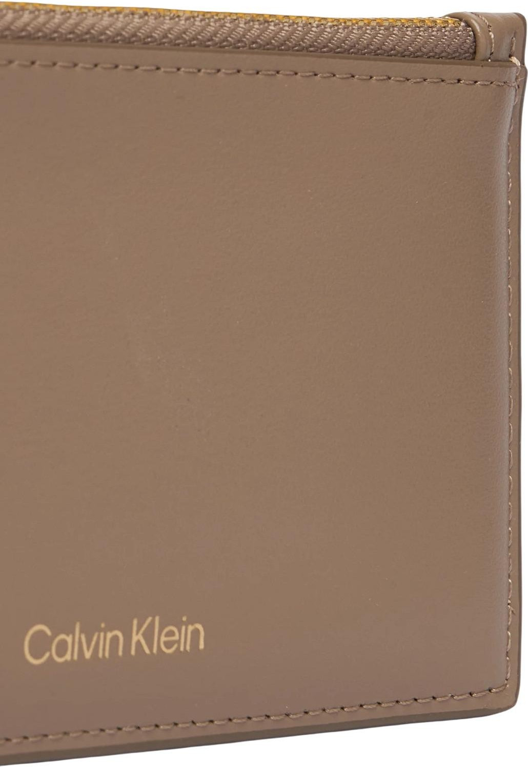 Кошельки Calvin Klein