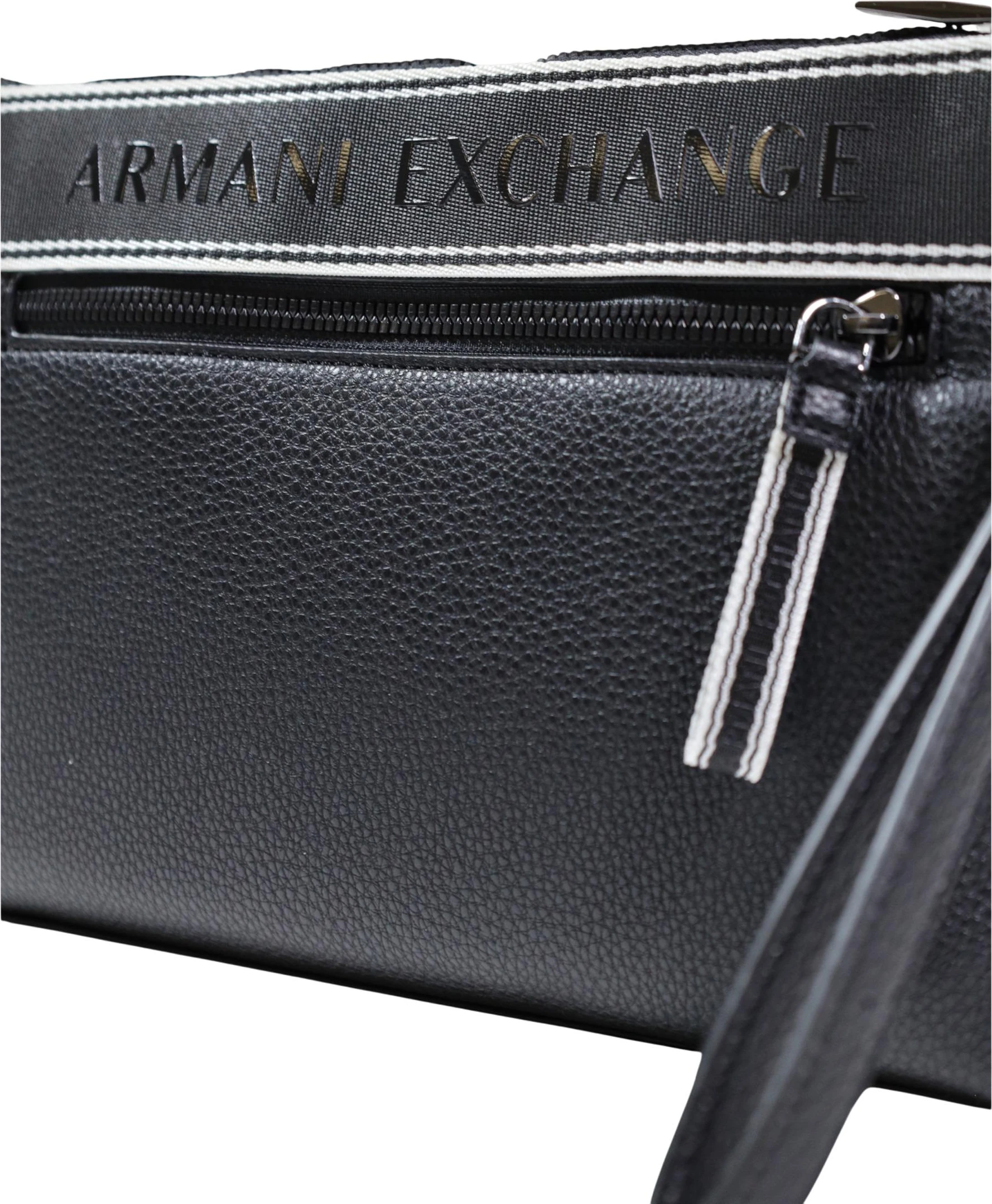 Сумки Armani Exchange