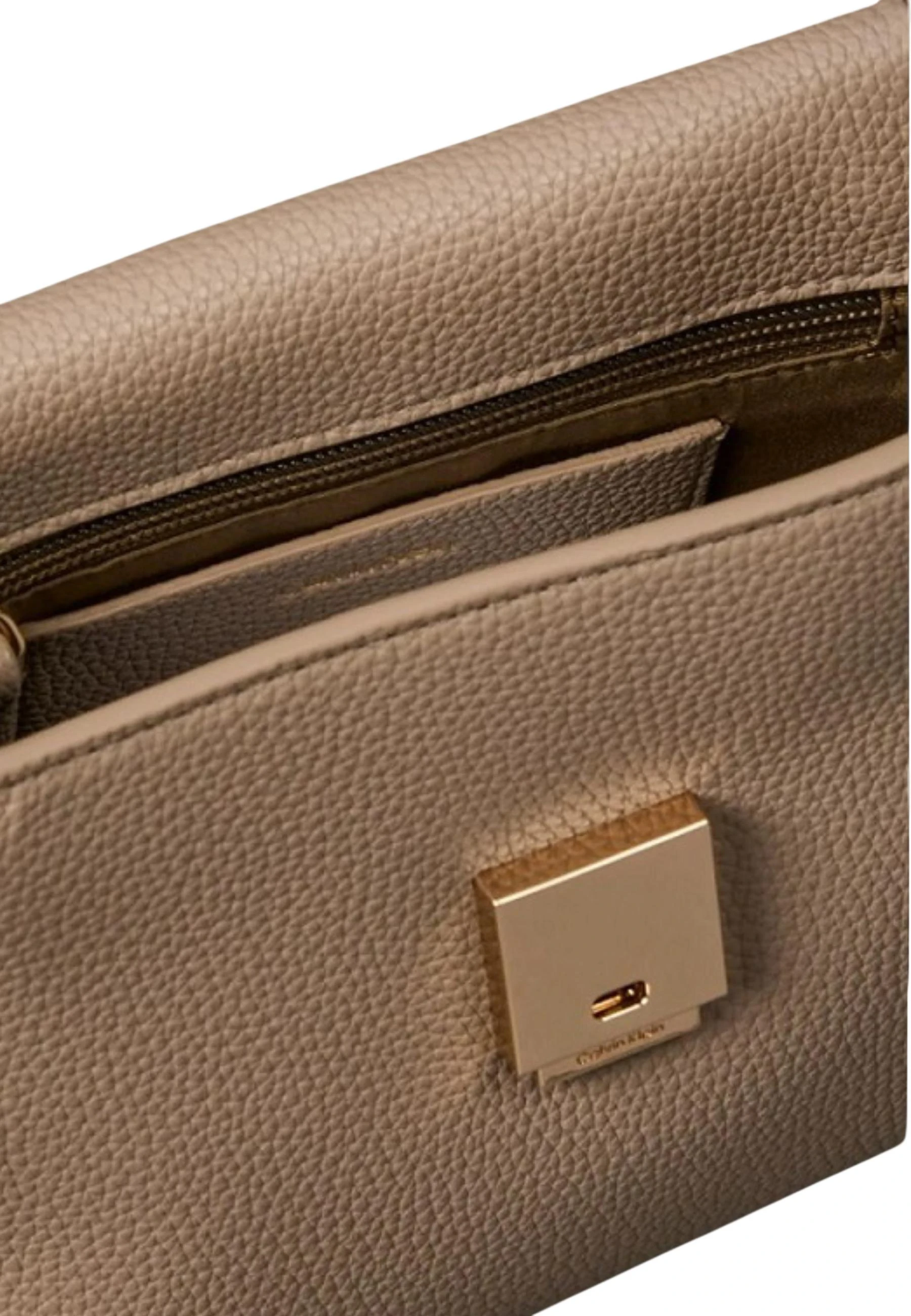 Emblem HW Pebble Crossbody 20 Calvin Klein Сумки