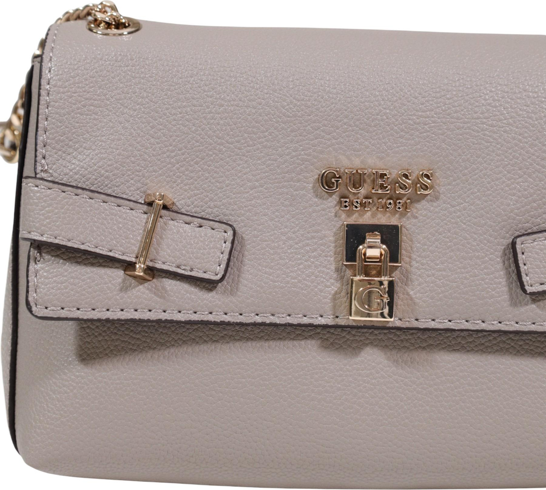 Сумки GUESS