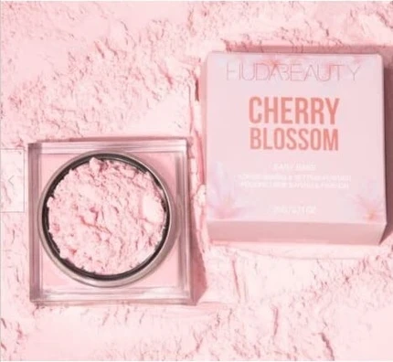 Рассыпчатая пудра для фиксации макияжа Huda Beauty Cherry Blossom Cake