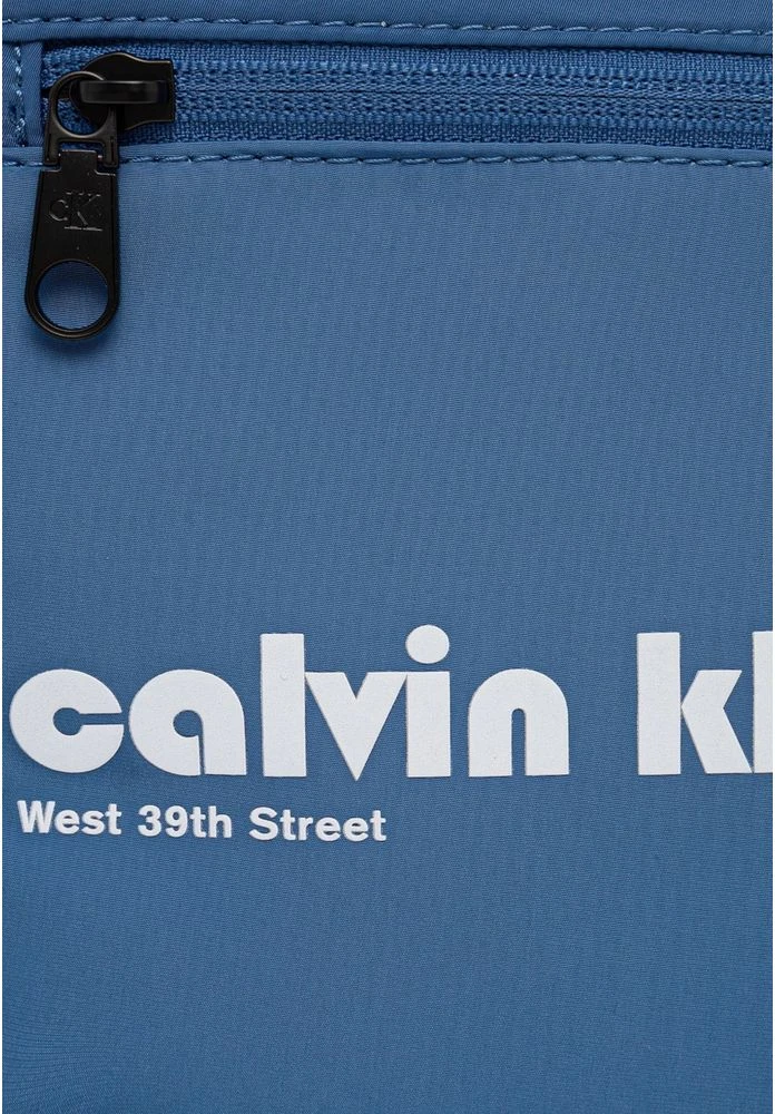 Сумка Calvin Klein через плечо