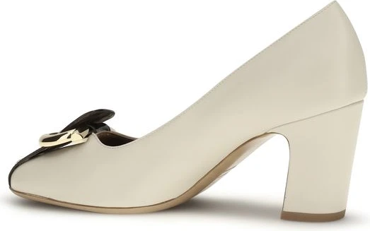 Pumps Ferragamo Beige Calf Leather Bos Taurus High Heel Pumps