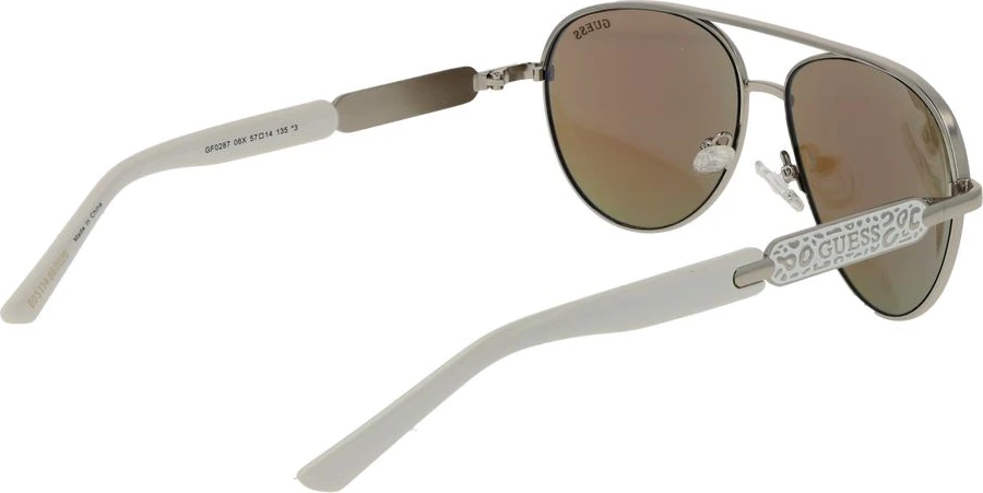 Солнцезащитные очки GUESS