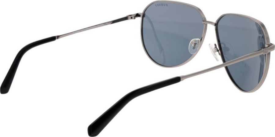 Солнцезащитные очки GUESS