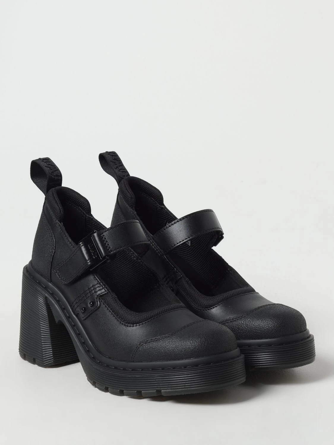 Черные кожаные туфли Dr. Martens на платформе