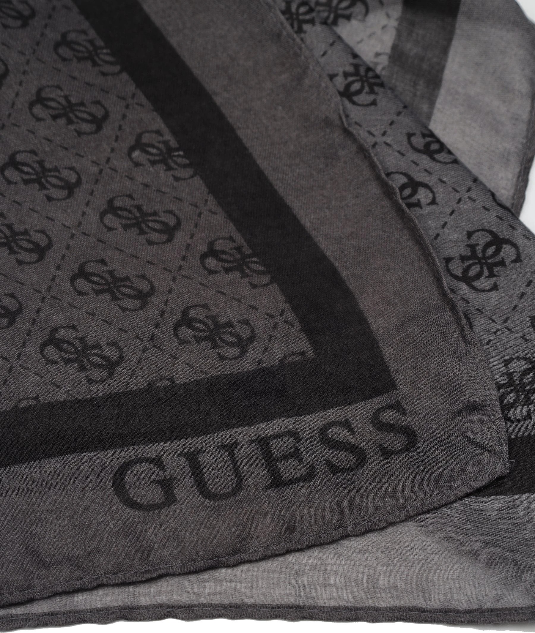 Шарфы GUESS