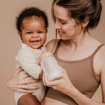 Бутылочка Suavinex Anti-Colic Zero Zero со средней силиконовой соской