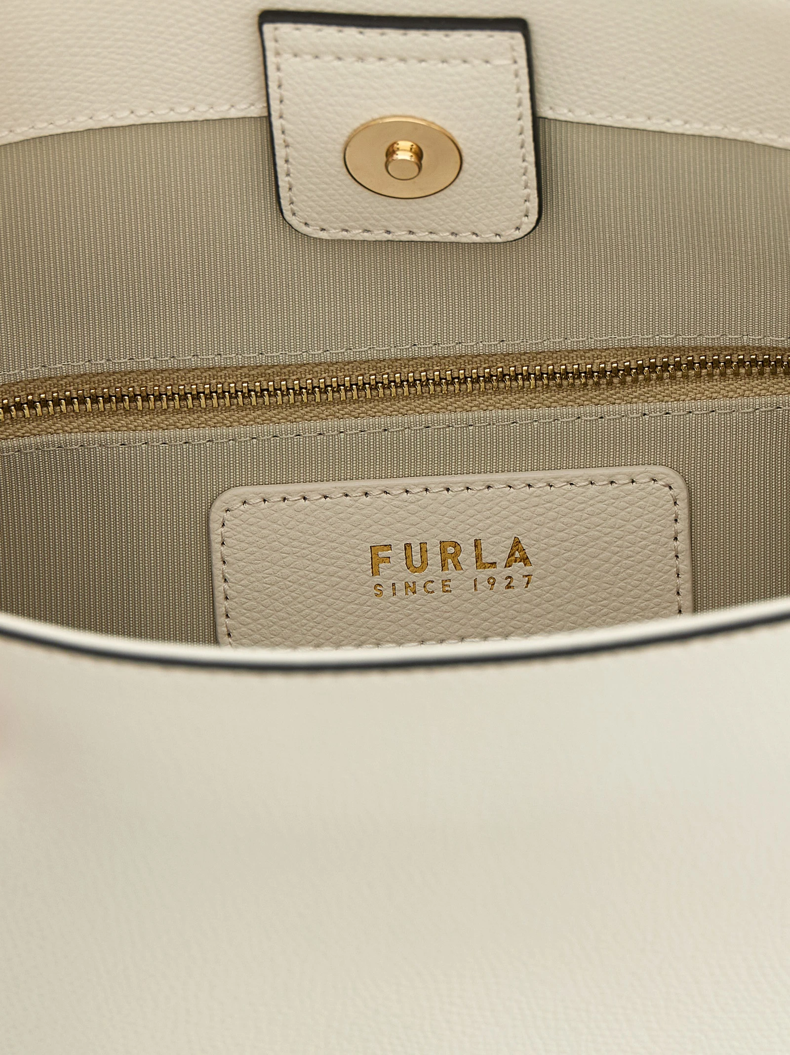 Сумка на плечо Furla