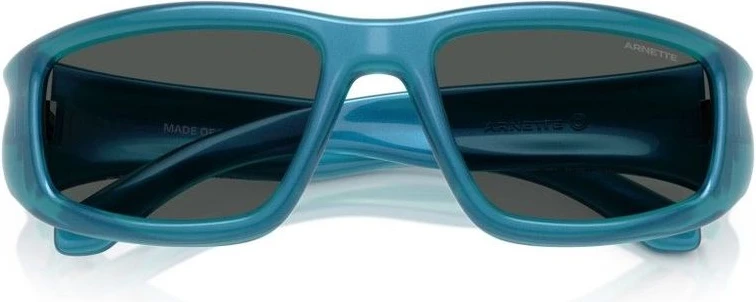 Солнцезащитные очки Arnette