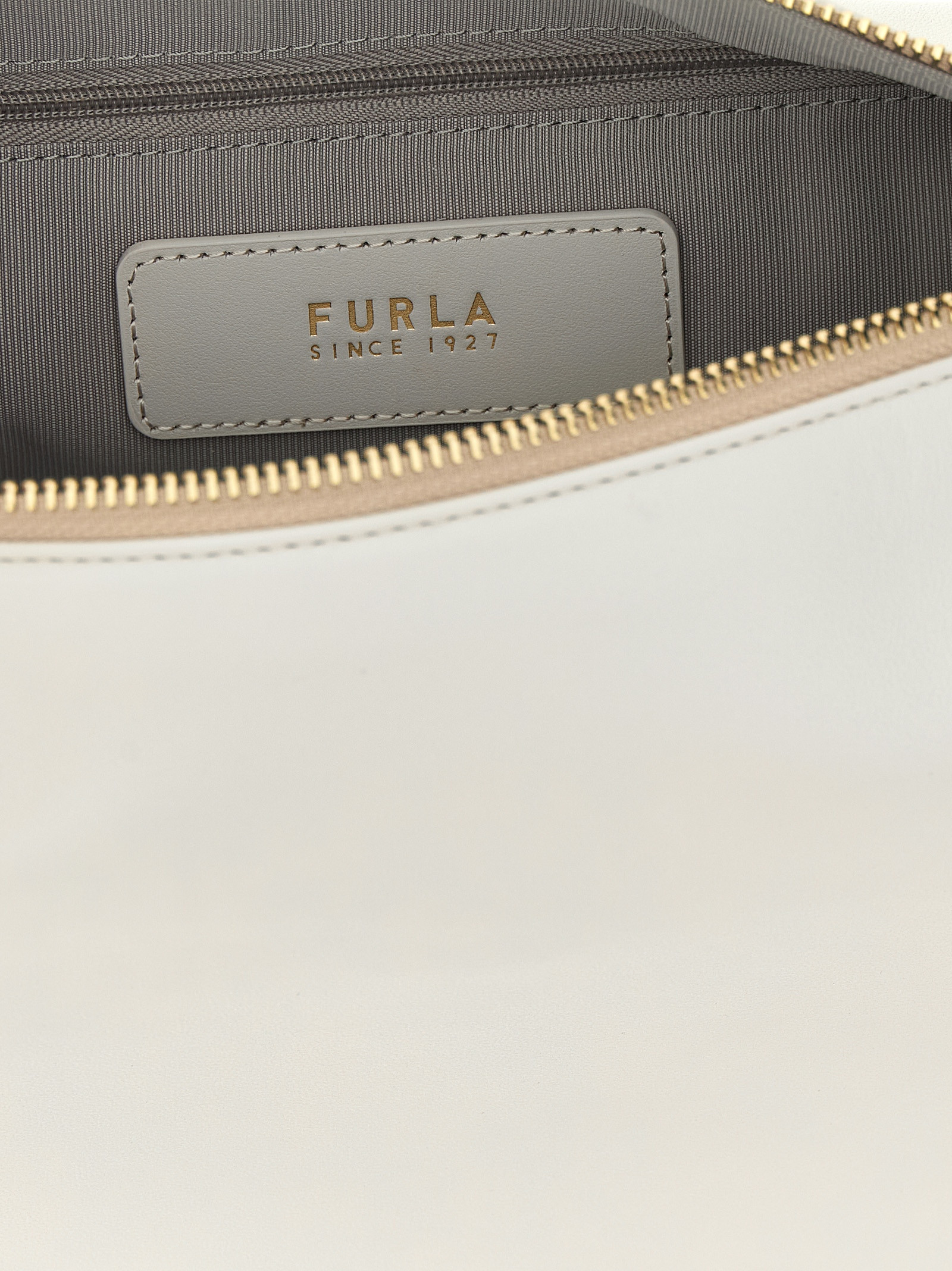 Сумка на плечо Furla Nuvola Hobo M