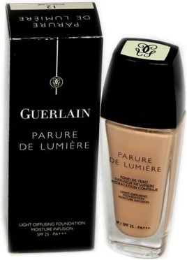 Тональная основа Guerlain Parure de Lumiere с эффектом рассеивания света
