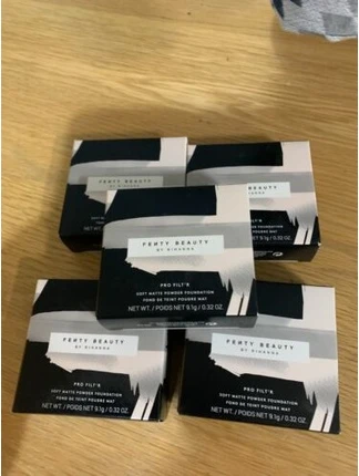 Fenty Beauty Pro Filt'r Soft Matte Powder Foundation