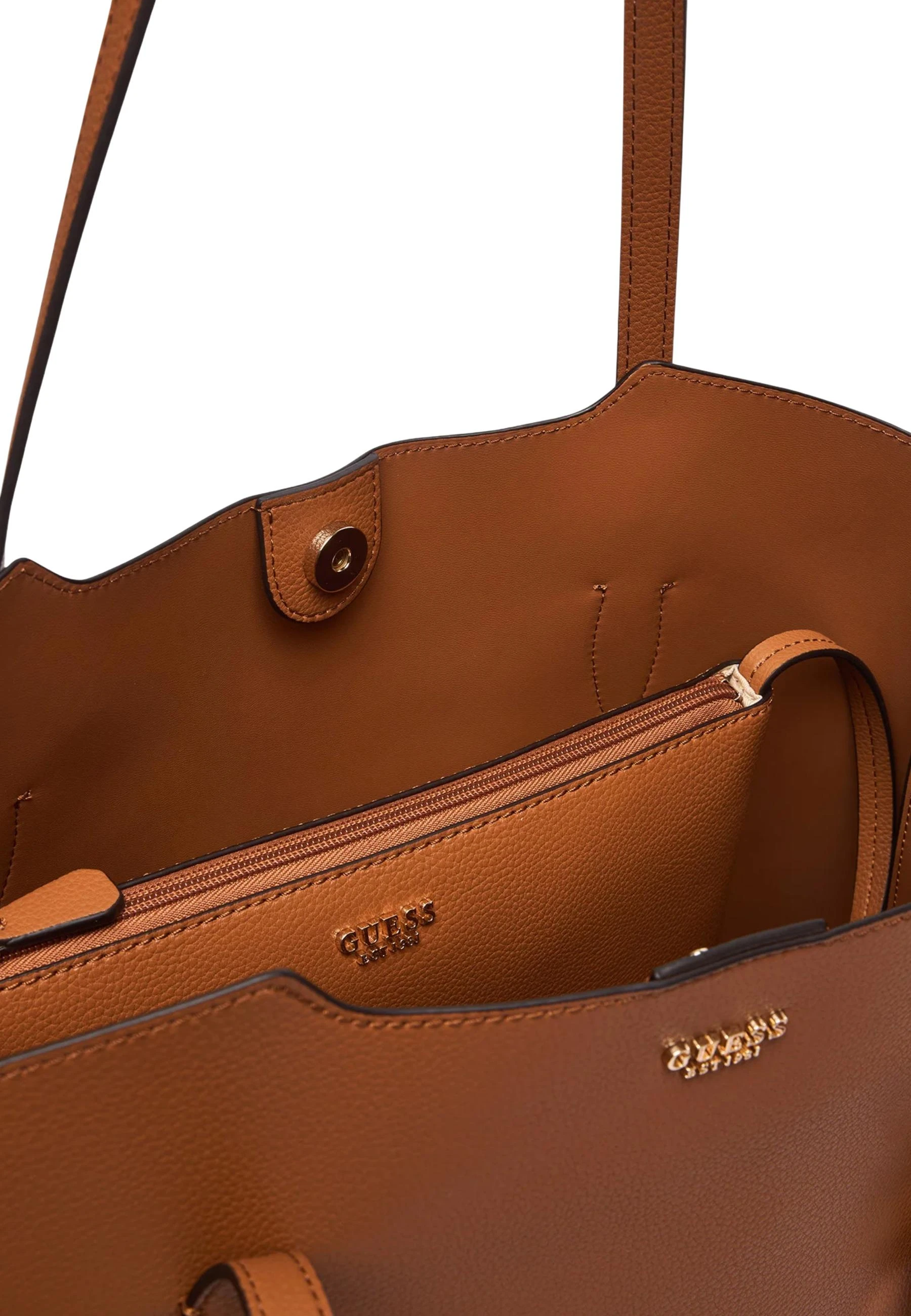 Сумки GUESS