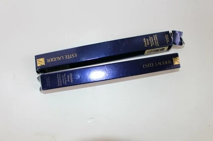Карандаш для губ Estee Lauder
