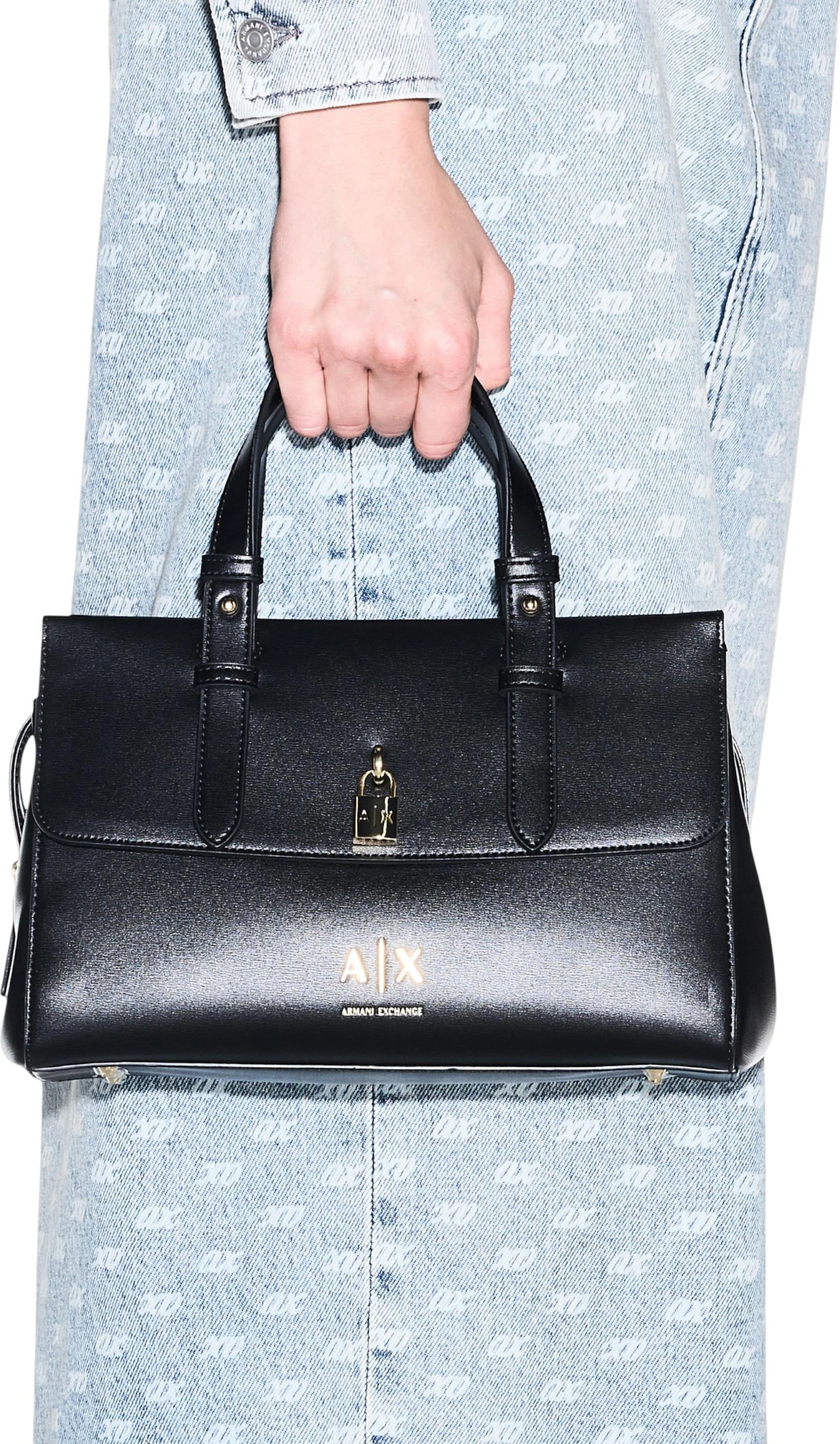 Сумки Armani Exchange