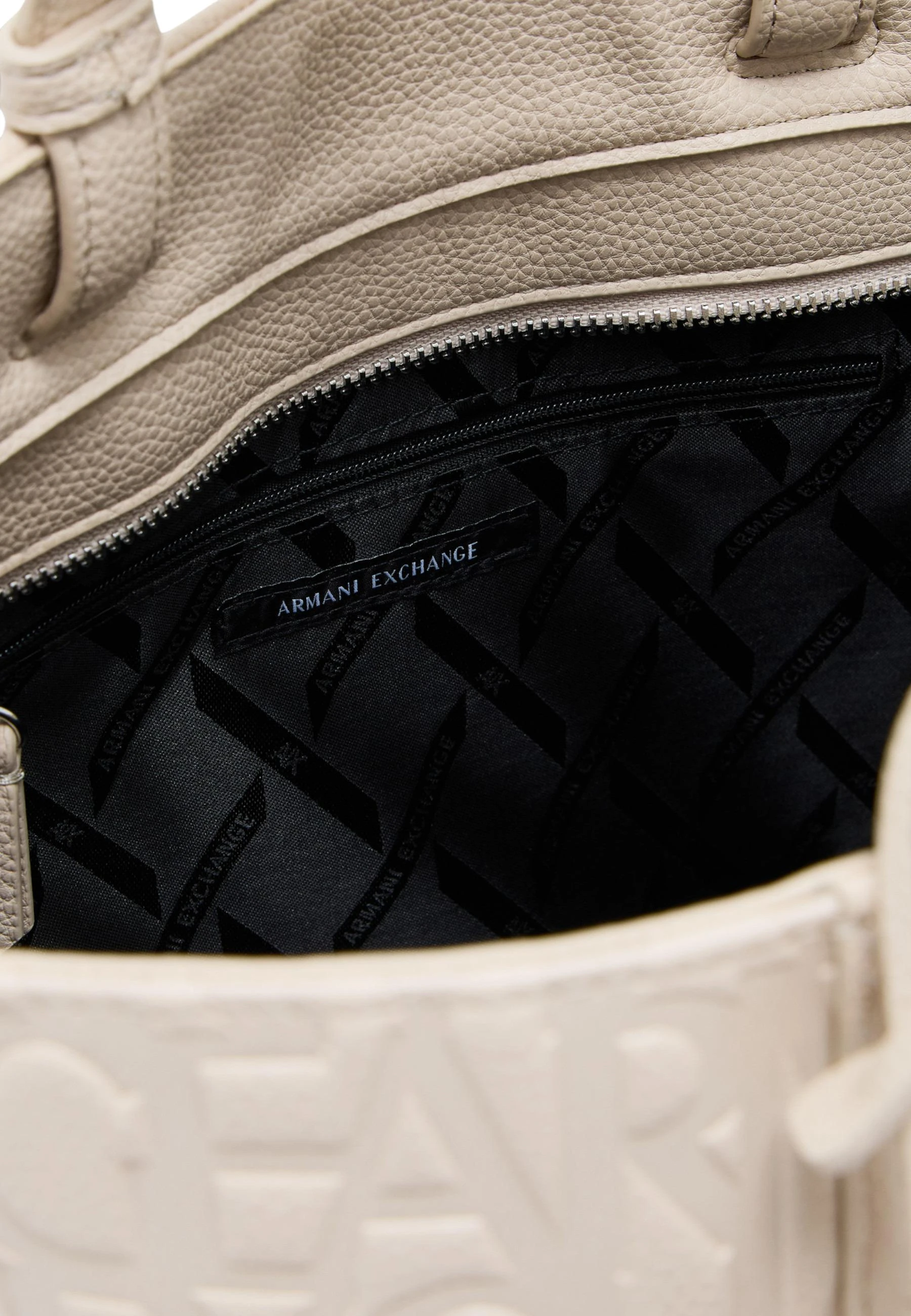 Сумки Armani Exchange