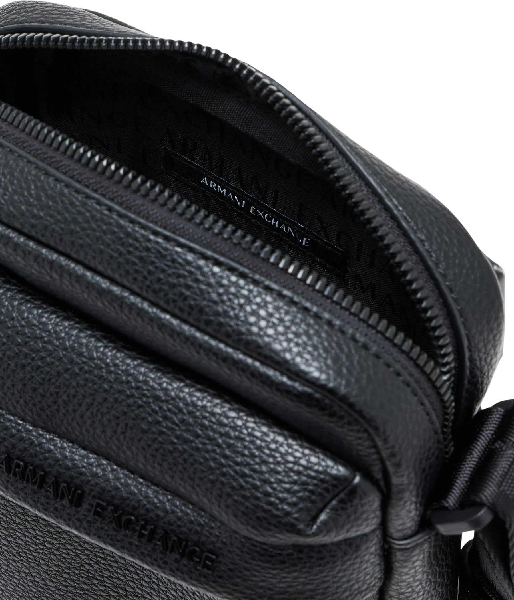Сумки Armani Exchange