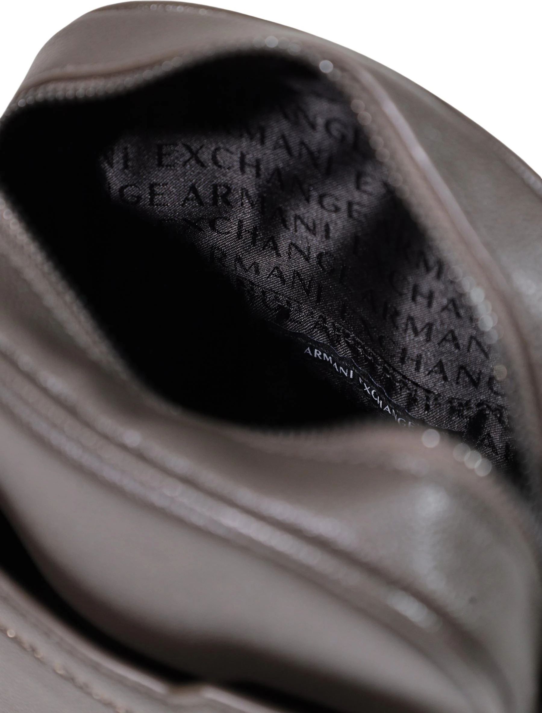 Сумки Armani Exchange
