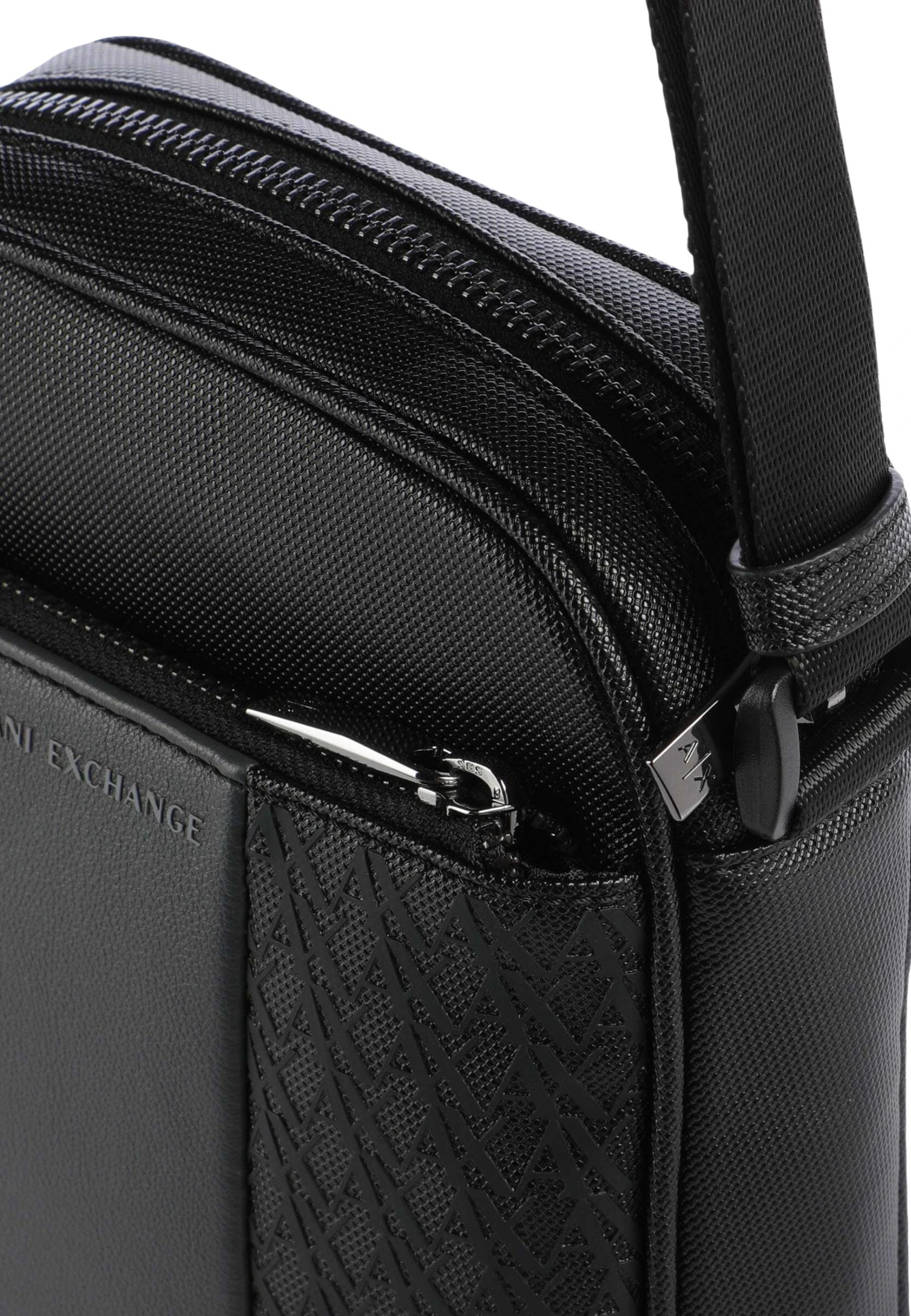 Сумки Armani Exchange