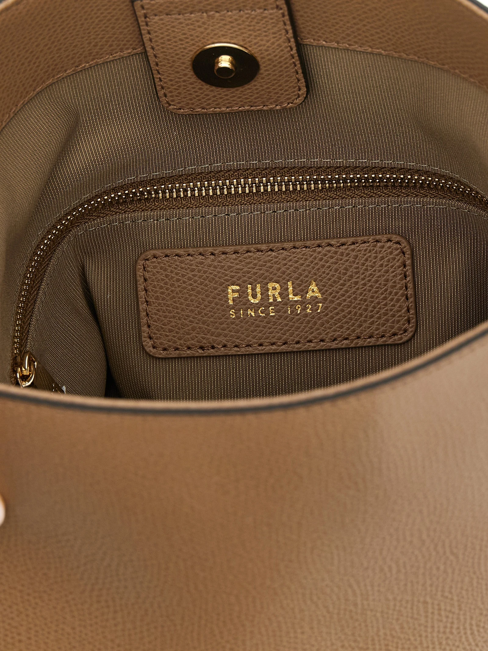 Сумка на плечо Furla Roxie