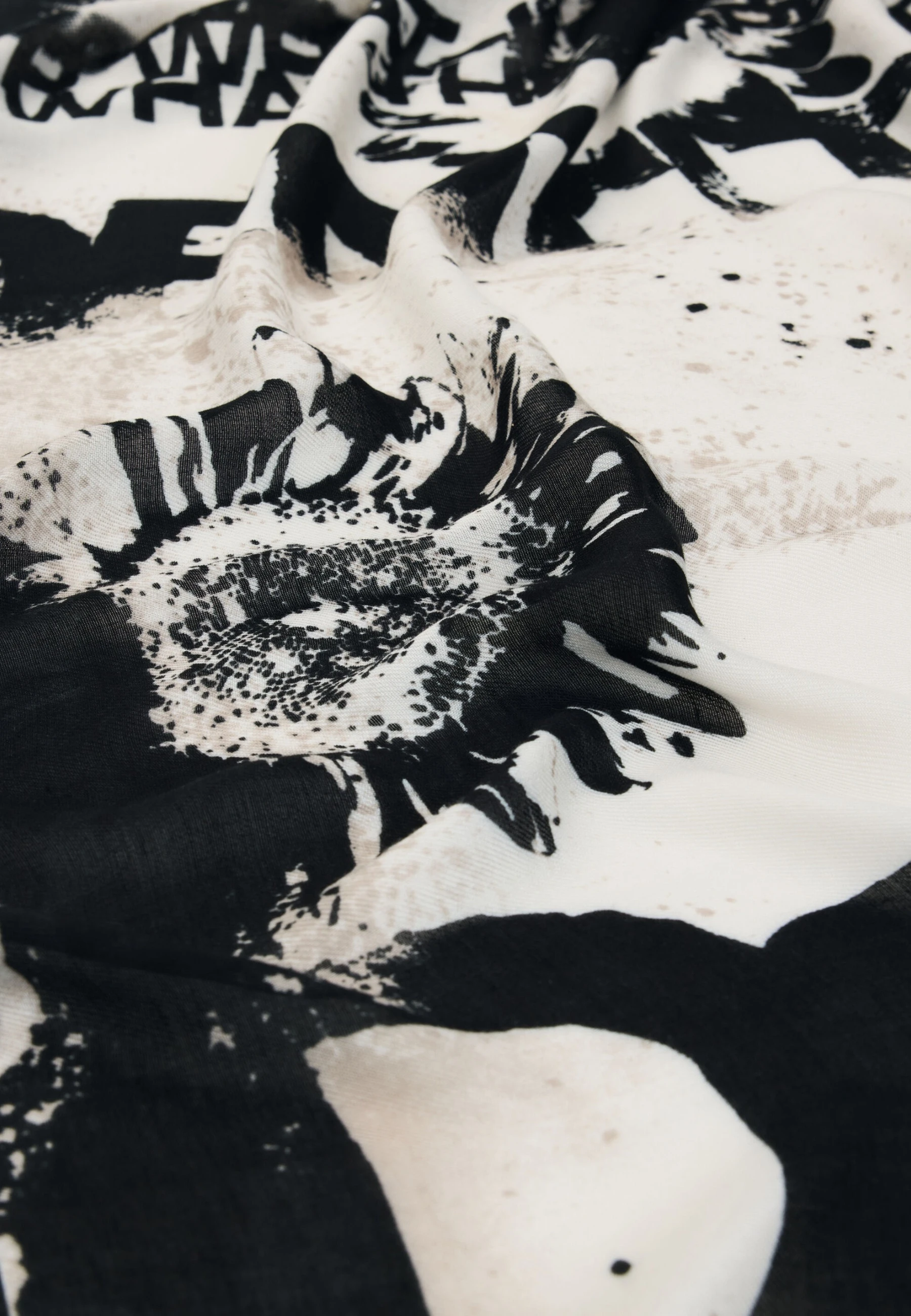 Шарфы Desigual