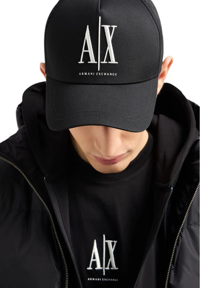 Бейсбольная кепка Armani Exchange
