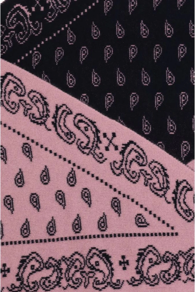 Scarf Guest in Residence