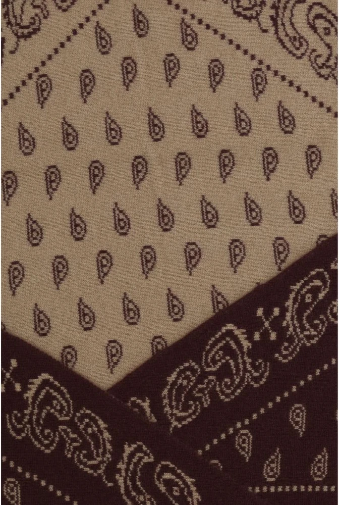 Scarf Guest in Residence