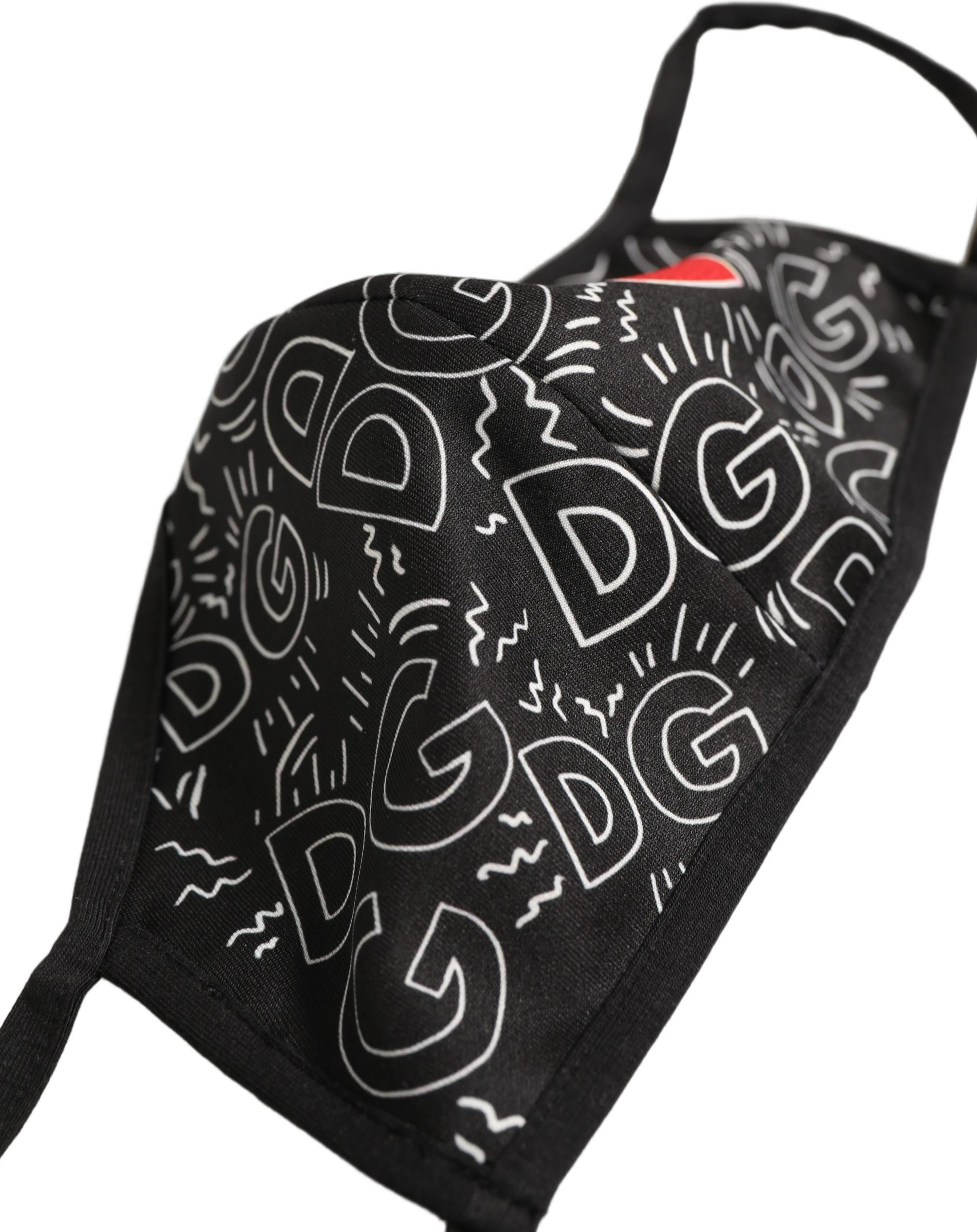 Маска для лица Dolce & Gabbana с черным сердцем и логотипом DG