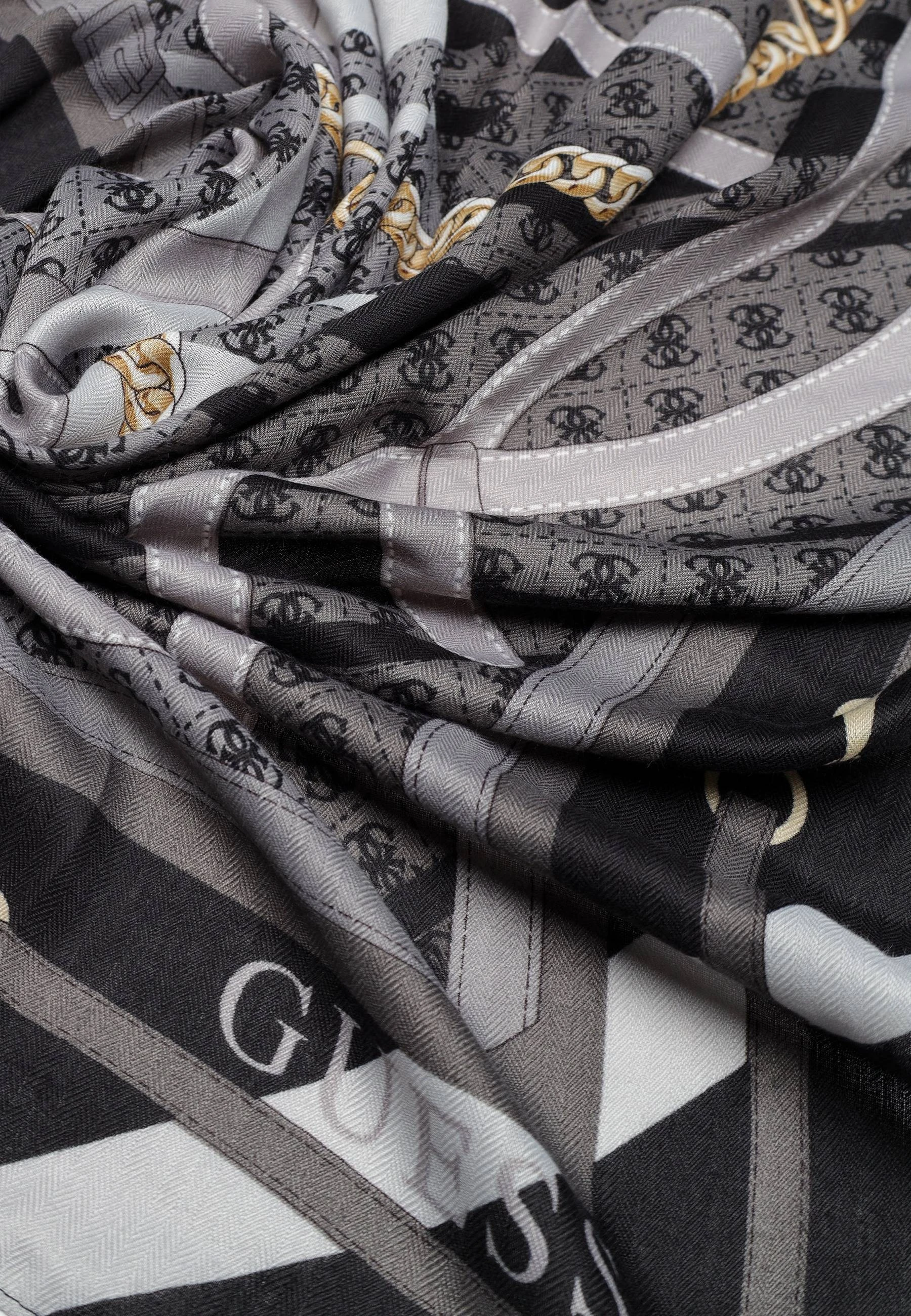 Шарф GUESS