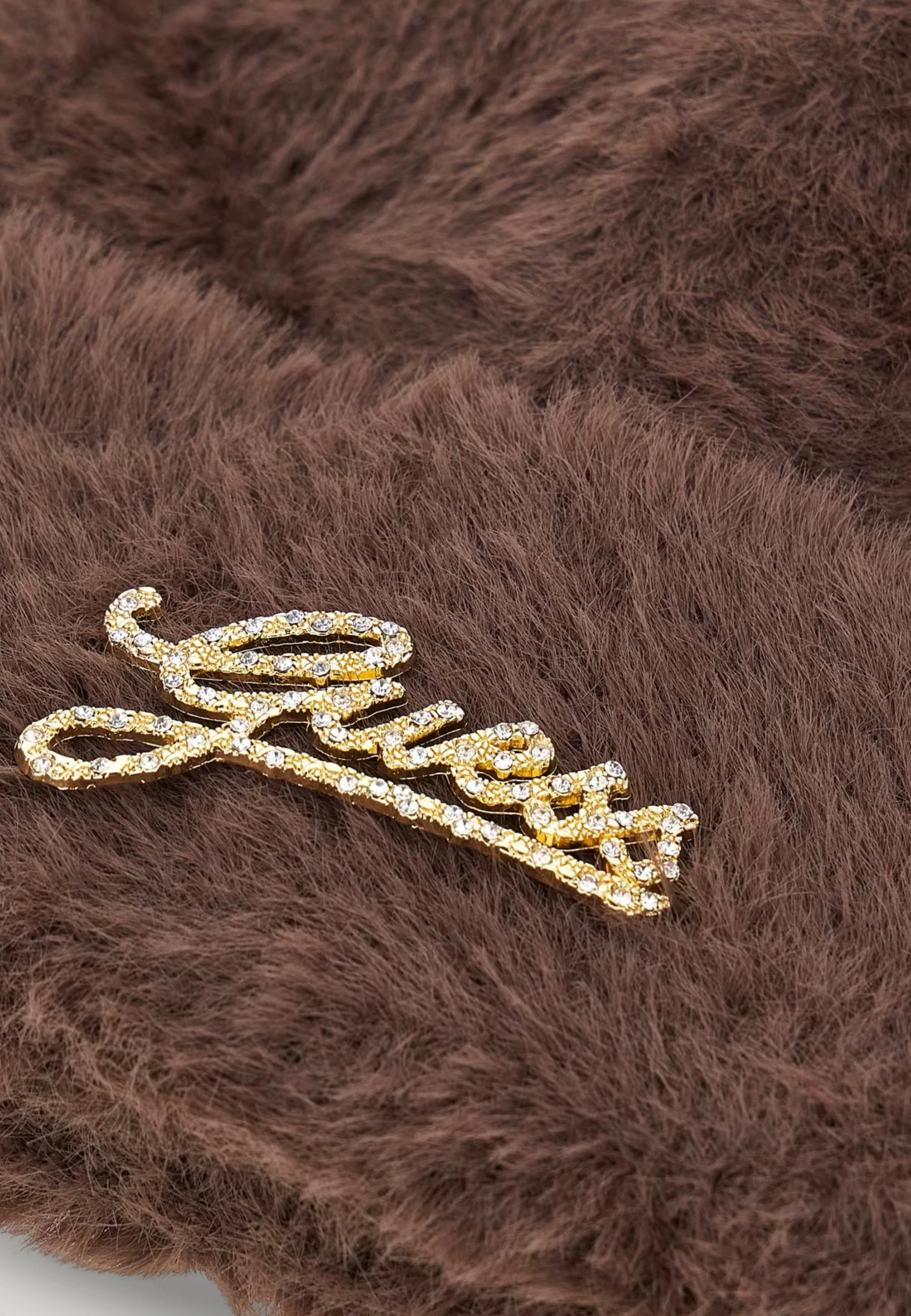 Шапка GUESS