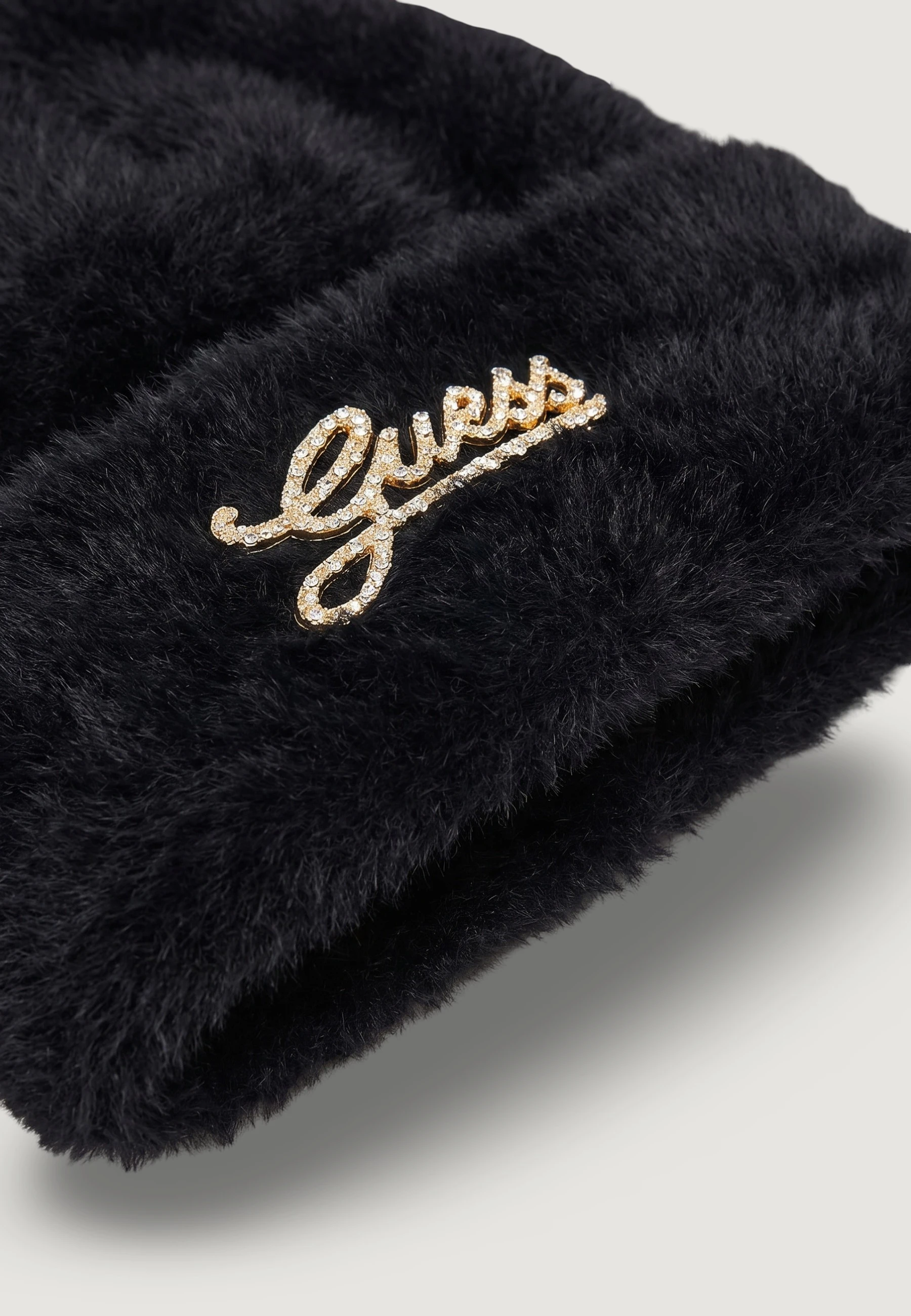 Шапка GUESS